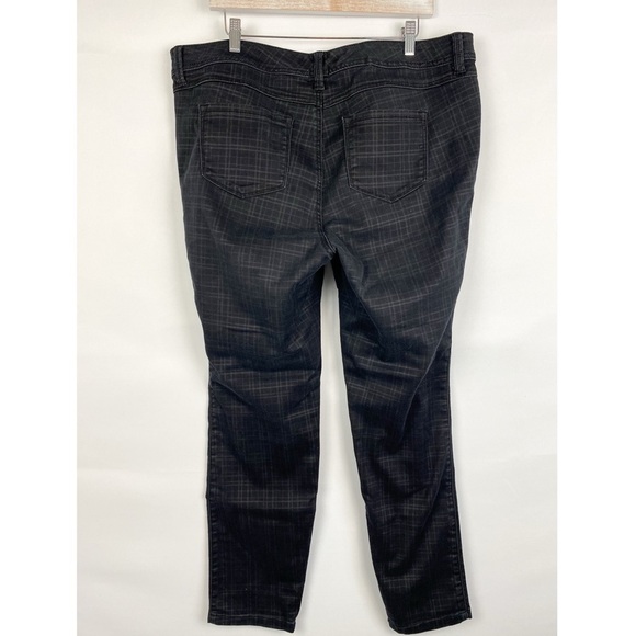 Torrid Womens Skinny Jeans 20R Black Plaid Stretch Holiday Grunge Goth Punk‎ - Picture 7 of 11
